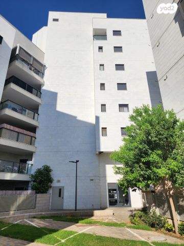 דירה, גדרה הצעירה, גדרה