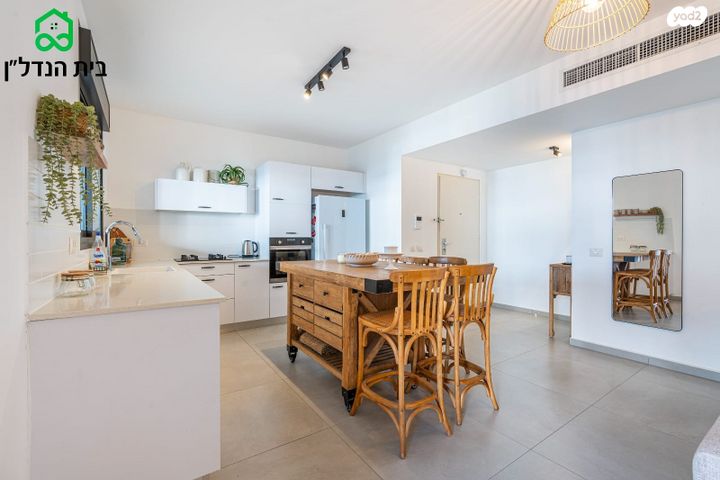 דירה, אור ים, אור עקיבא