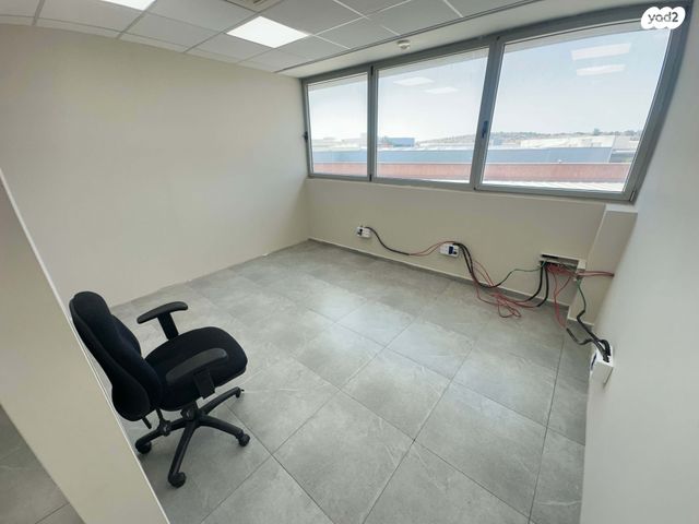 משרדים, מרכז עינב, מודיעין מכבים רעות