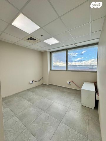 משרדים, מרכז עינב, מודיעין מכבים רעות