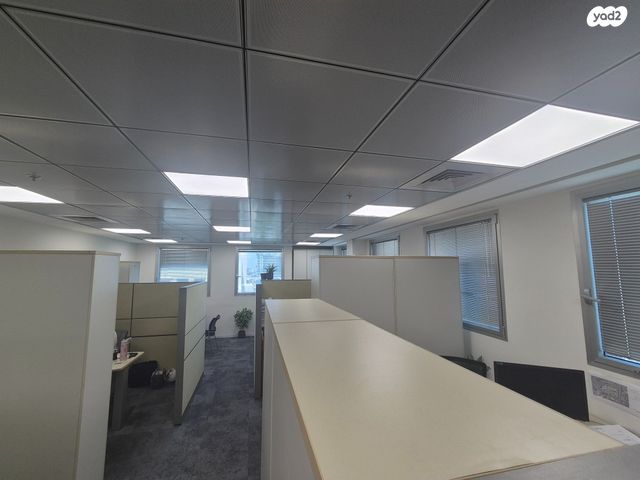 משרדים, גבעת שמואל