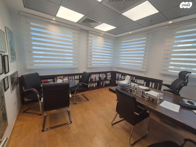 משרדים, גבעת שמואל