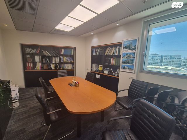 משרדים, גבעת שמואל