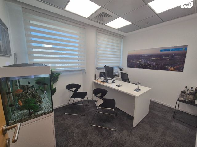 משרדים, גבעת שמואל