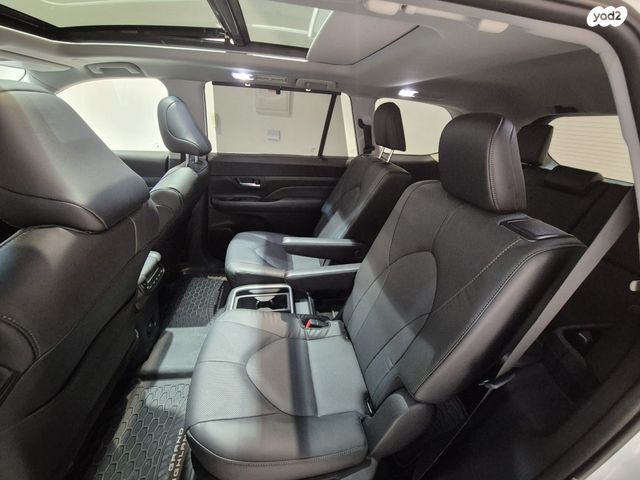 טויוטה גראנד היילנדר