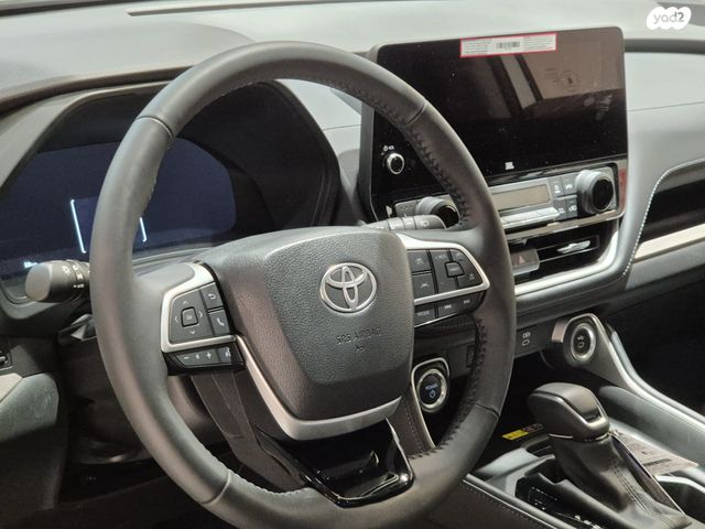 טויוטה גראנד היילנדר