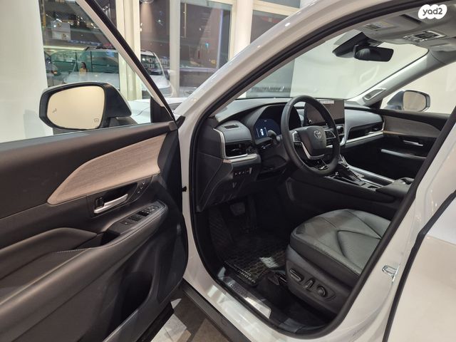 טויוטה גראנד היילנדר