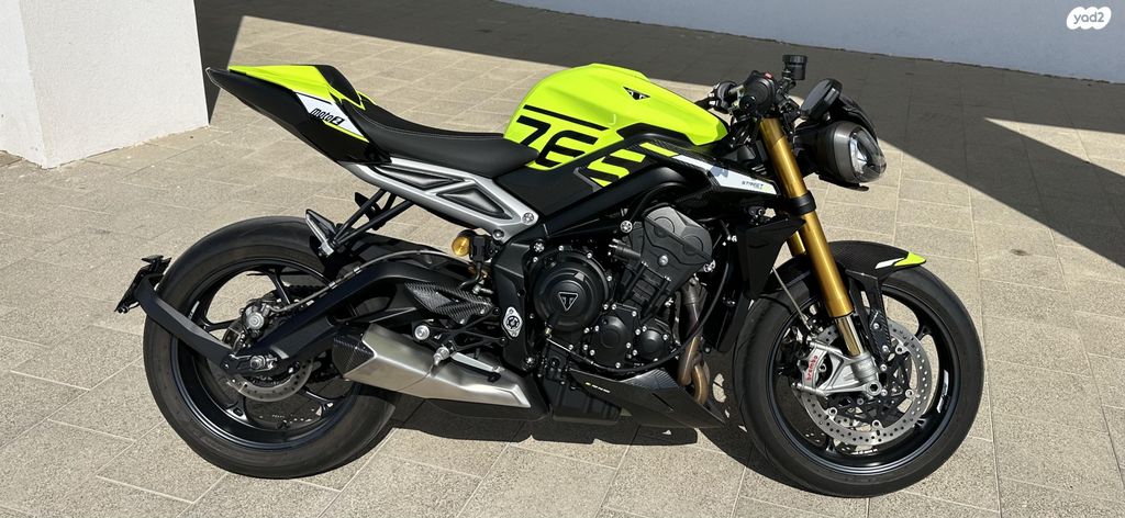 מודעת רכב טריומף Street Triple RS