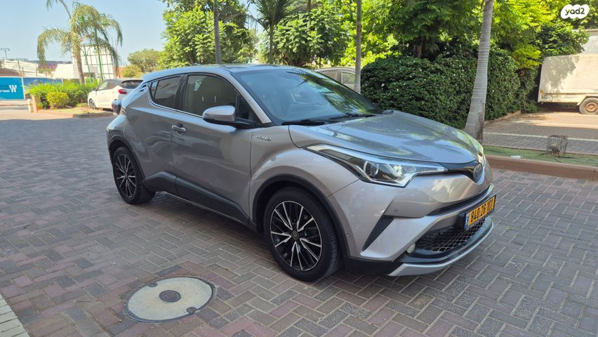 מודעת רכב טויוטה C-HR