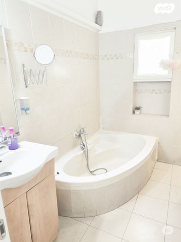 דירה, הרצל 9, מרכז מערבי, נס ציונה