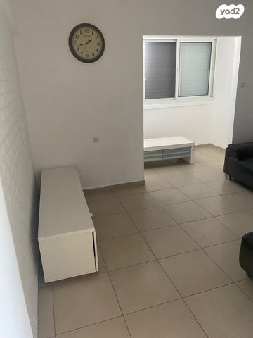 דירה, מעלה הגיבורים 25, בן דור, נשר