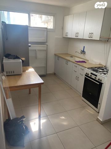 דירה, מעלה הגיבורים 25, בן דור, נשר