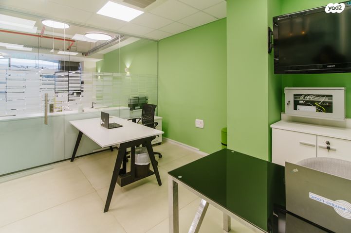 משרדים, חרושת 18, אזור תעשיה ומסחר, רמת השרון