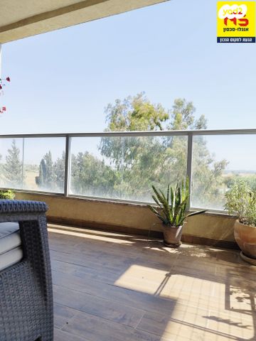 דירה, הנחל, הוד השרון