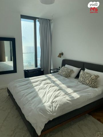 דירה, שדרות רחבעם זאבי, גבעת אולגה, חדרה