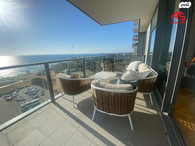 דירה, שדרות רחבעם זאבי, גבעת אולגה, חדרה