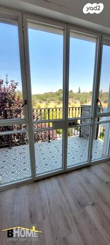 דו משפחתי, רמת אמיר, קדימה צורן