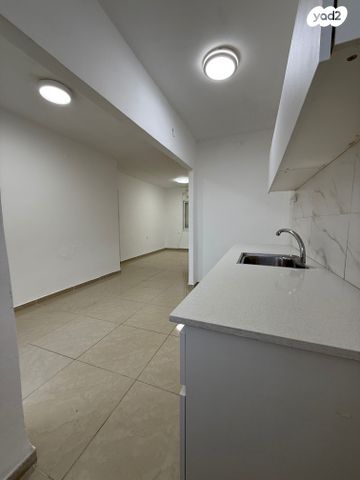 דירה, הוגו מולר 55, מרכז העיר, קרית אתא