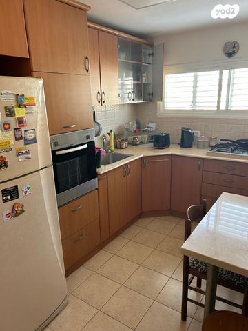 דירה, אלי כהן, רמת הנשיא, בת ים