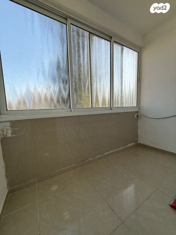 דירה, הוגו מולר 55, מרכז העיר, קרית אתא