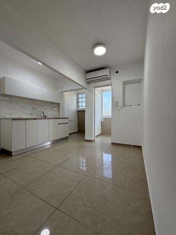 דירה, הוגו מולר 55, מרכז העיר, קרית אתא