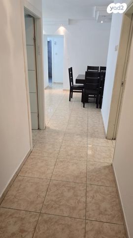 דירה, מאיר בר אילן 14, המרכז האזרחי, רמלה