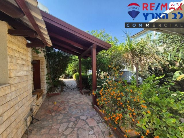 בית פרטי/ קוטג', האורן, ברקן