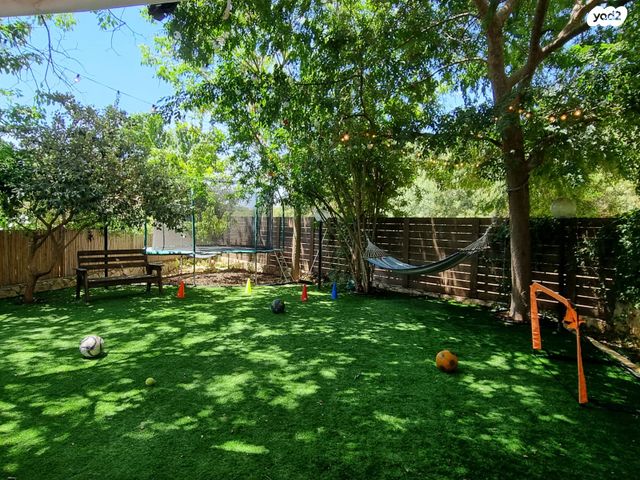 דו משפחתי, בנימינה גבעת עדה