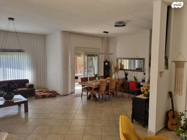 בית פרטי/ קוטג', אפרסמון, עומר