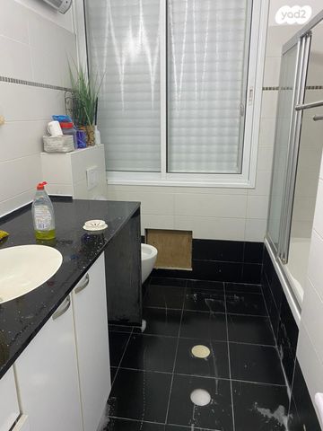 גג/ פנטהאוז, תרצ"ו, נאות רחל, חולון