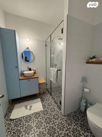 דירת גן, אהבת אדם, שרונה, כפר יונה