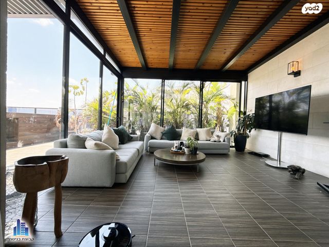 גג/ פנטהאוז, יהושע חנקין 35, אגרובנק, חולון