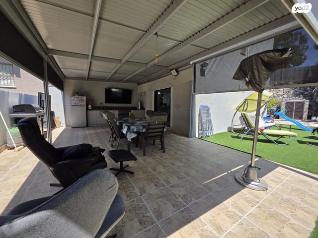 דו משפחתי, עצמון, שגיא, כרמיאל