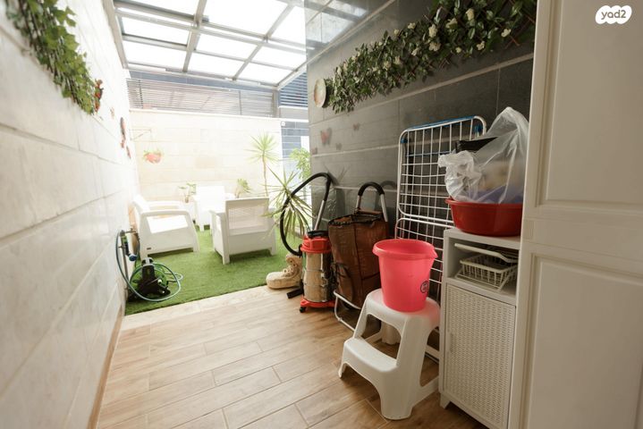 דירה, החרוב, טירת כרמל