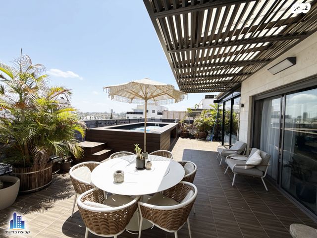 גג/ פנטהאוז, יהושע חנקין 35, אגרובנק, חולון