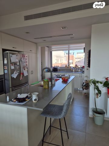 דופלקס, אבן יהודה