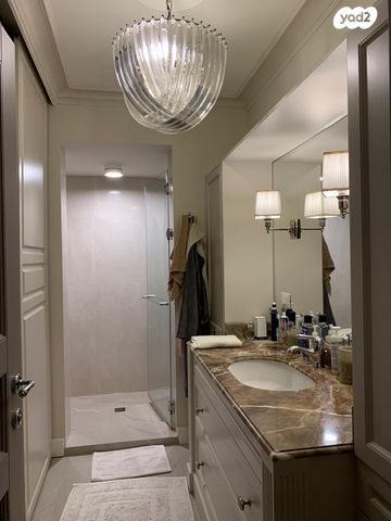 דירה, פנחס אילון, חולון