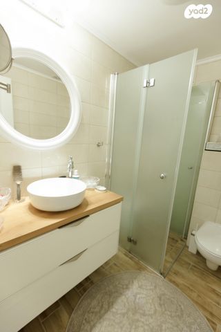 דירה, החרוב, טירת כרמל