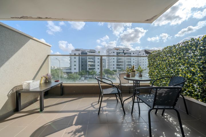 דירה, רובין 5, אבני חן, חריש