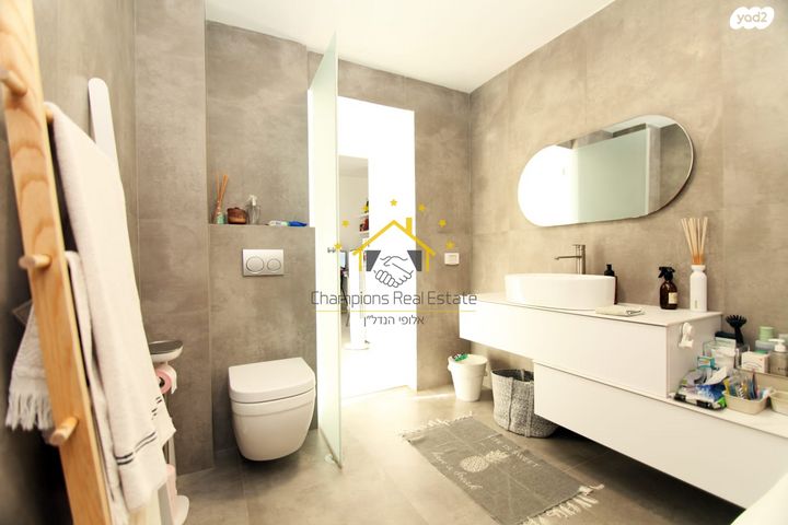 דירה, דודו דותן, עיר ימים, נתניה