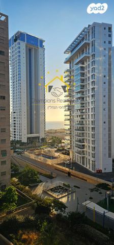 דירה, דודו דותן, עיר ימים, נתניה