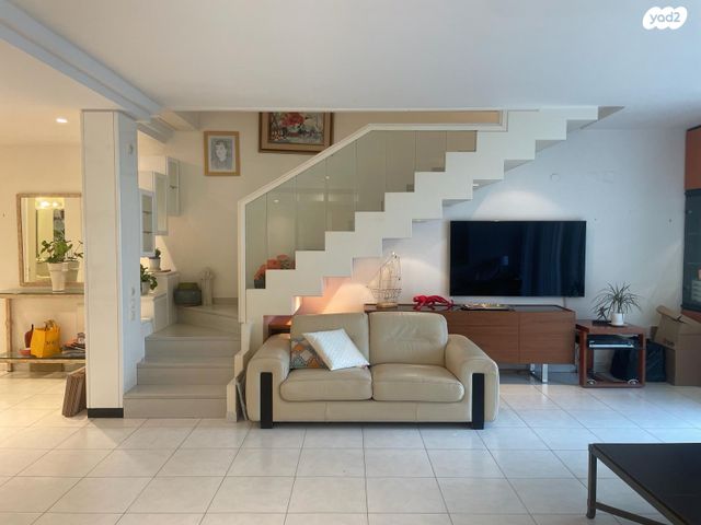 אורי צבי גרינברג 