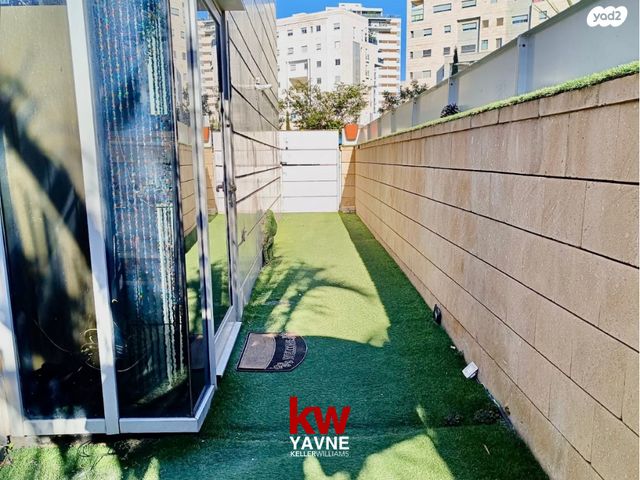 דירת גן, הדוגית, נאות רבין, יבנה