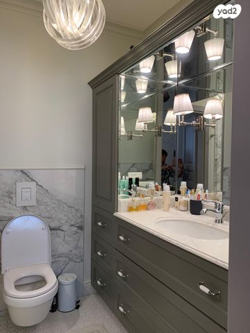 דירה, פנחס אילון, חולון