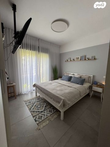 דירת גן, אהבת אדם, שרונה, כפר יונה