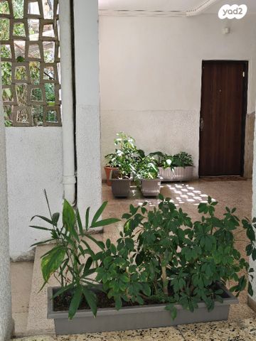 דירה, שדרות ירושלים 112, צהלון, שיכוני חסכון, תל אביב יפו