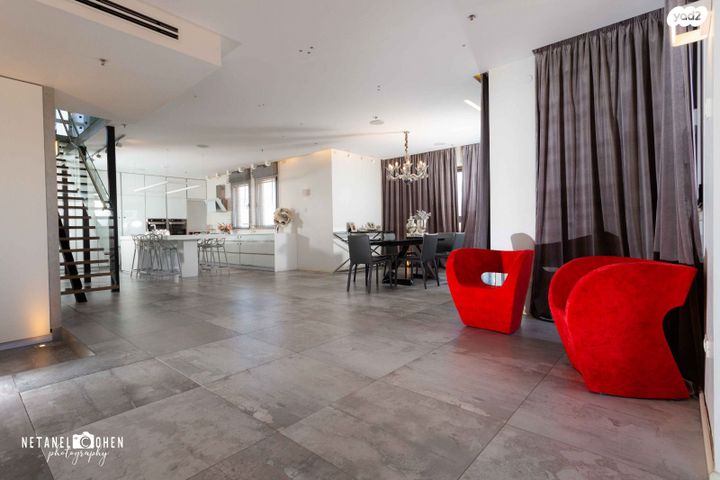 גג/ פנטהאוז, אברהם פררה, הולילנד, ירושלים