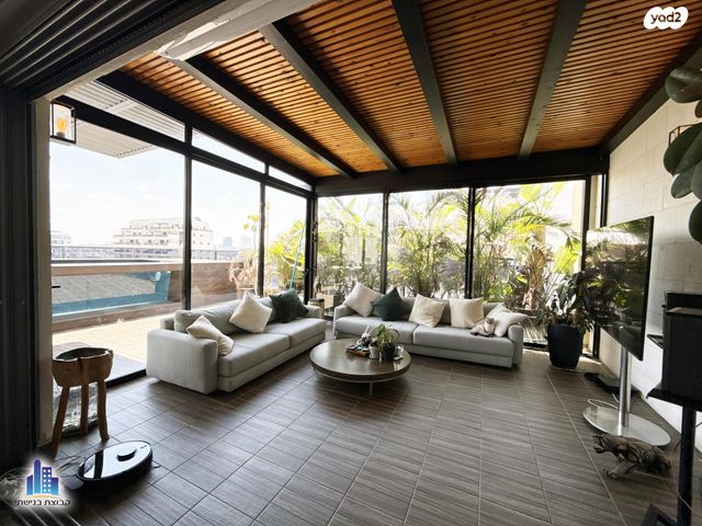 גג/ פנטהאוז, יהושע חנקין 35, אגרובנק, חולון