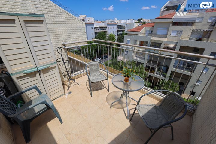 דופלקס, כפר סבא