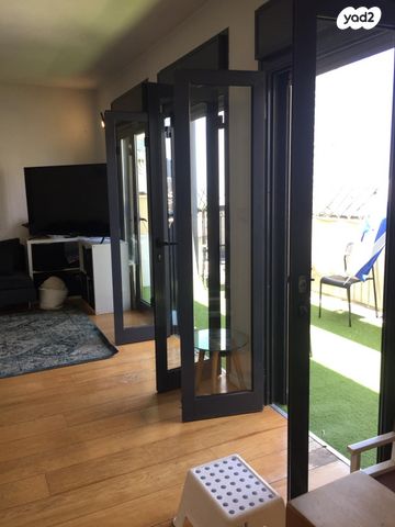 דופלקס, תל אביב יפו